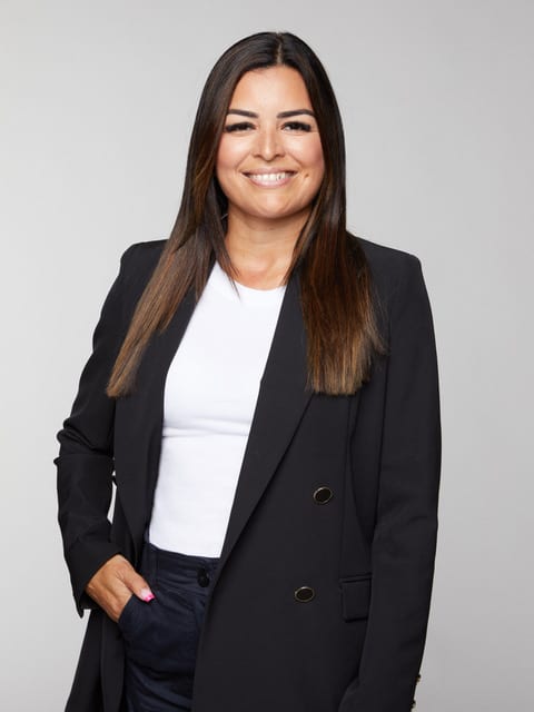 Paola Bustos.